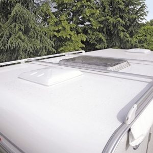 Barra-Tetto-Fiamma-Fixing-Bar-Rail-931760_a900x900.jpg Portapacchi a tetto Roof Rail per Camper Fiamma