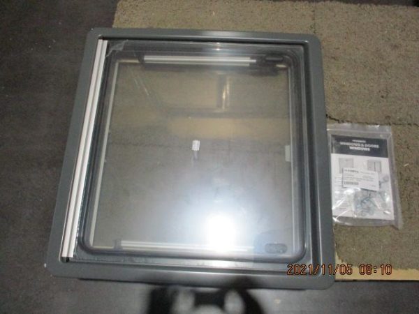 Finestra Seitz S4 600x600 Knaus