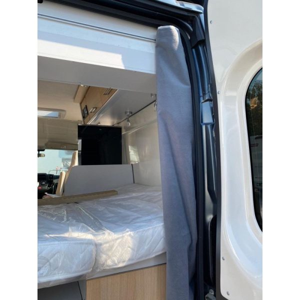 Tenda-Termica-Posteriore-per-Sportelli-VAN-e-Furgonati-1.jpg Tenda Termica Posteriore per Sportelli VAN e Furgonati H2