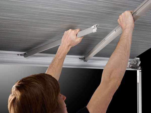 Veranda_Tendalino_Thule_Omnistor_5200_Aperta_Open_6_a900x900-7.jpg Tendalino per Camper Thule Omnistor 5200 Anodizzata 300 Mystic Grey